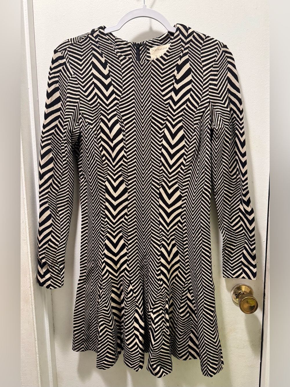 Nicole Miller Chevron print Long-Sleeve Skater Dress